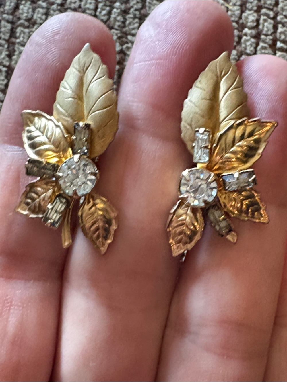 Vintage Screw Back Gold Leaf Crystal Cluster Earrings